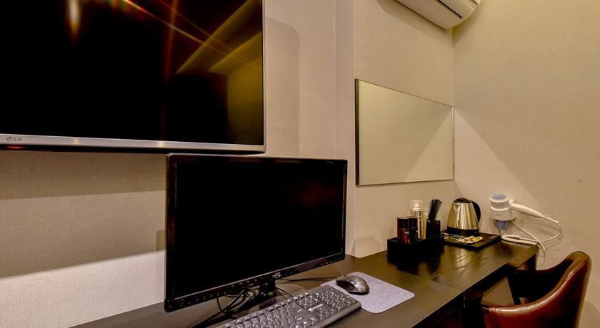 French Code Hotel Changwon Exterior photo