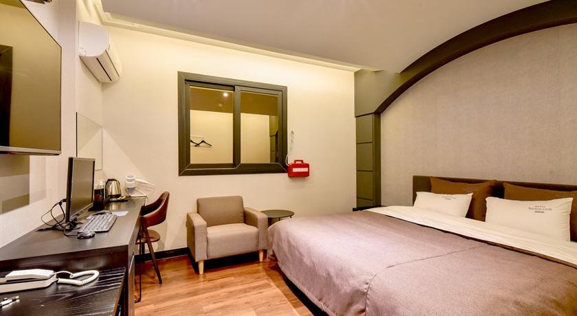 French Code Hotel Changwon Exterior photo
