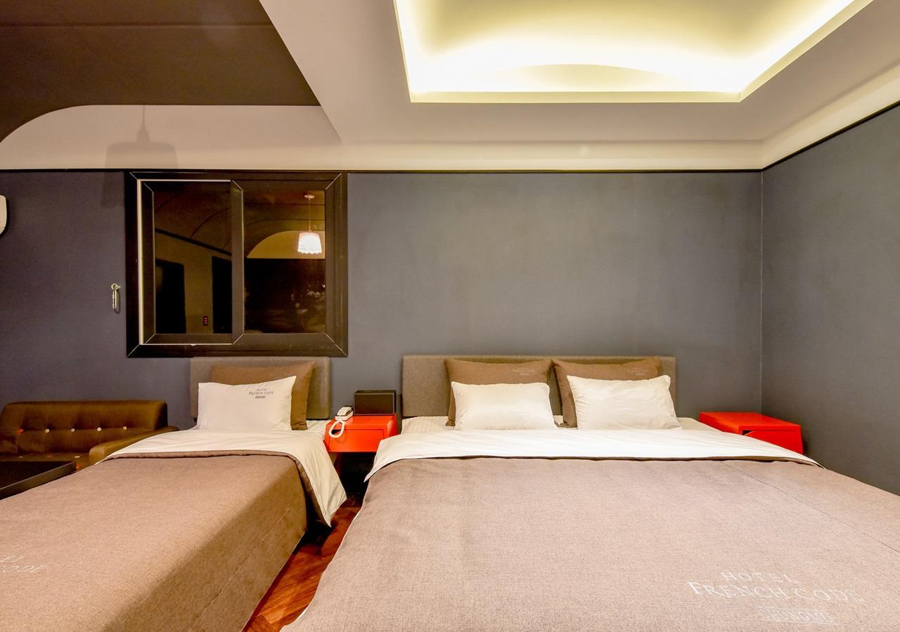 French Code Hotel Changwon Exterior photo