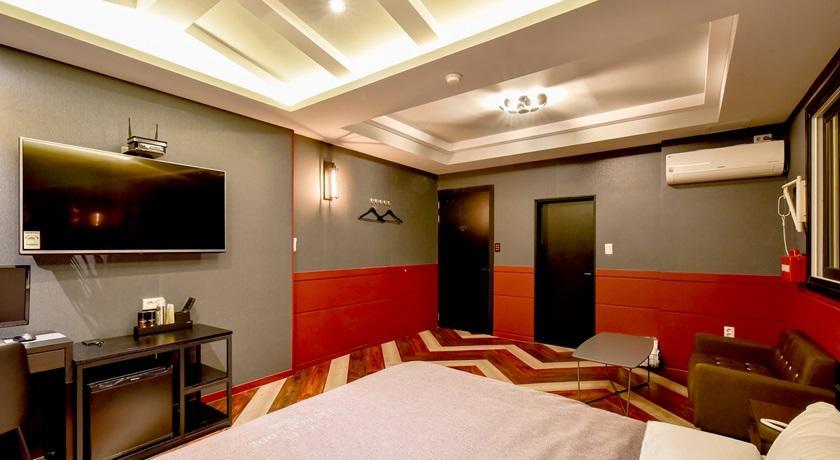 French Code Hotel Changwon Exterior photo
