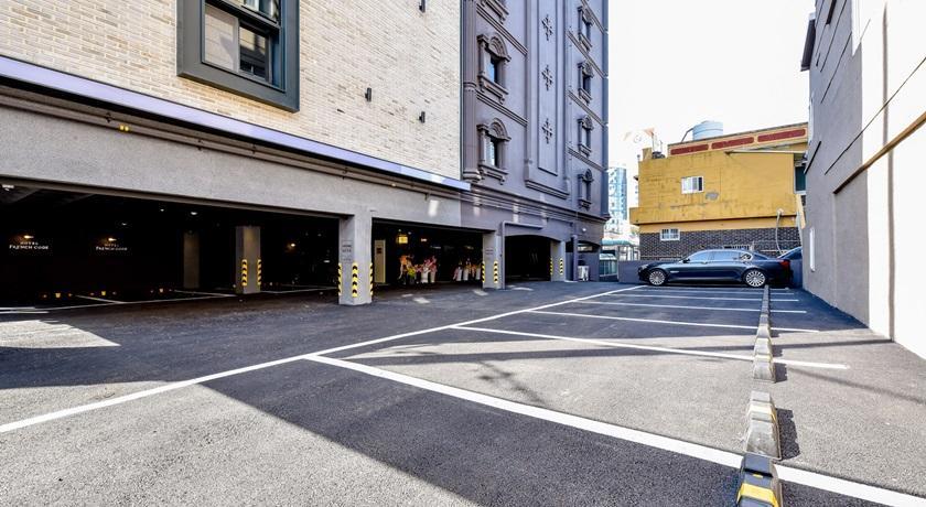 French Code Hotel Changwon Exterior photo