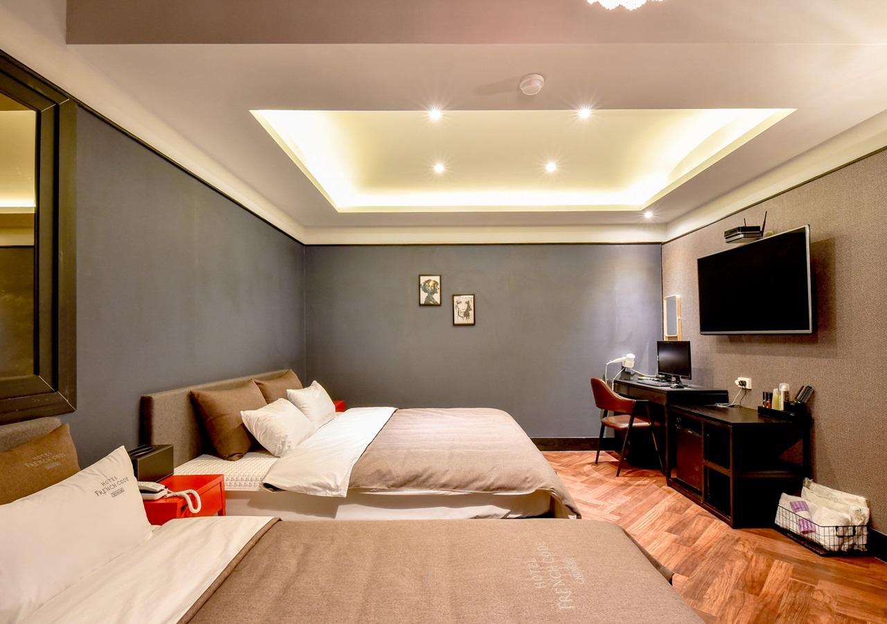 French Code Hotel Changwon Exterior photo