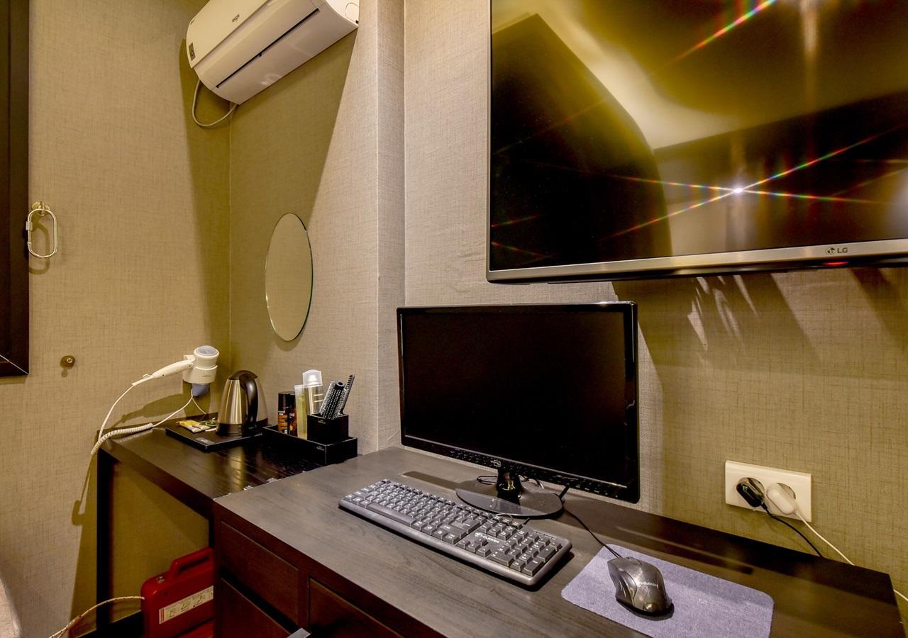 French Code Hotel Changwon Exterior photo
