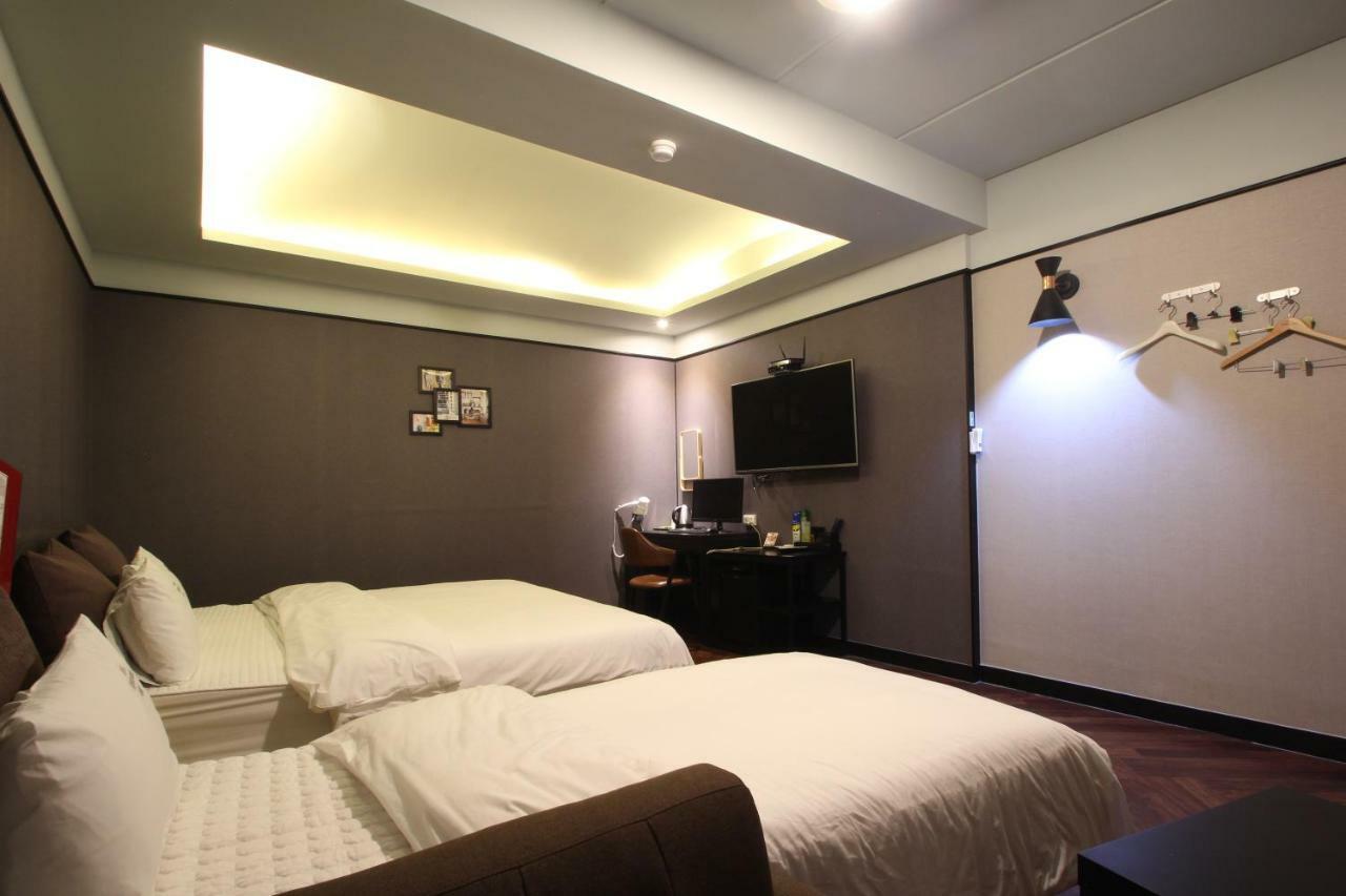 French Code Hotel Changwon Exterior photo